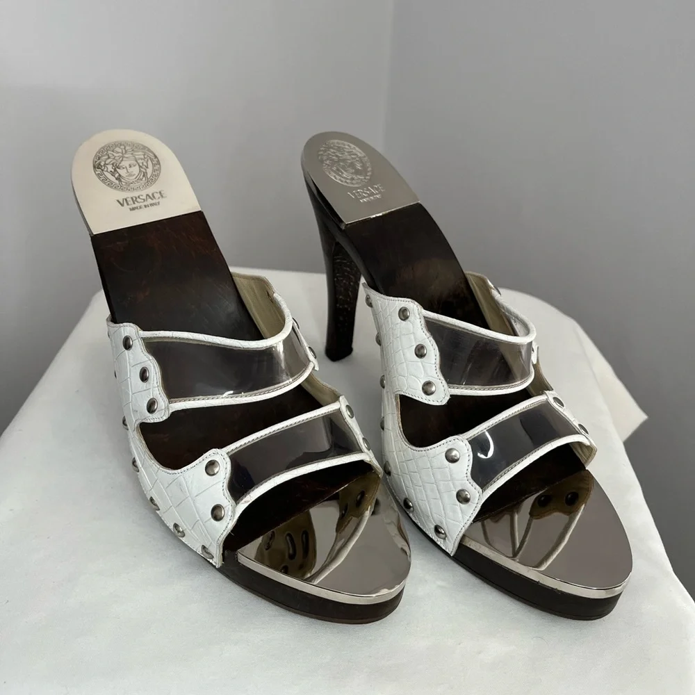 Vintage Versace White Leather Medusa Head Heels ✨🪩 - Picture 2 of 9
